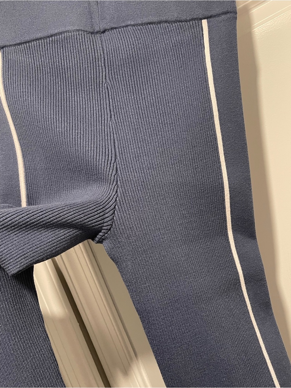 Alo Yoga Ribbed Sweater Knit Highline Flare Pant Size XS Bluestone/White - Picture 9 of 13